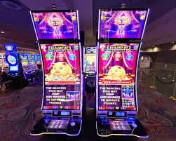Layar permainan slot LIG88 menampilkan fitur free spin aktif dengan multiplier tinggi dan simbol bonus bercahaya